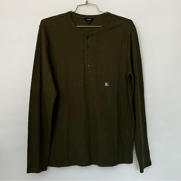 Express Waffle Knit Henley Shirt Size Medium Dark Green Olive Long Sleeve - Picture 1 of 5
